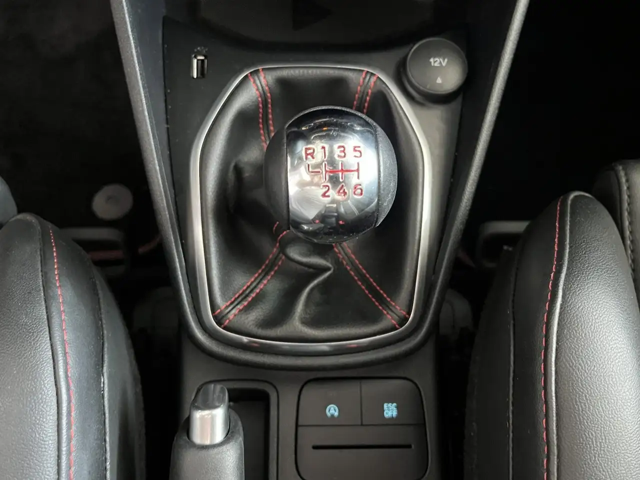 Ford Fiesta 5 portes — photo 8