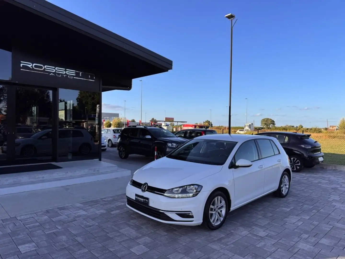 Volkswagen Golf 1.6 TDI DSG 5p. ANCHE NEOPATENTATI Bianco - 1