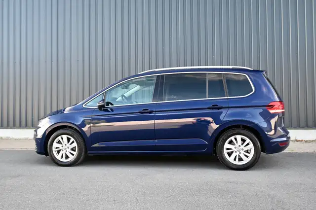 Volkswagen Touran view 6