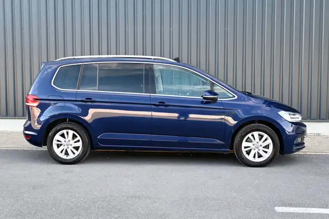 Volkswagen Touran view 5