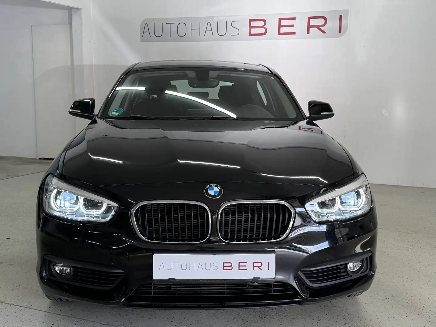 BMW 120 d xDrive Avantgarde Schwarz - 2
