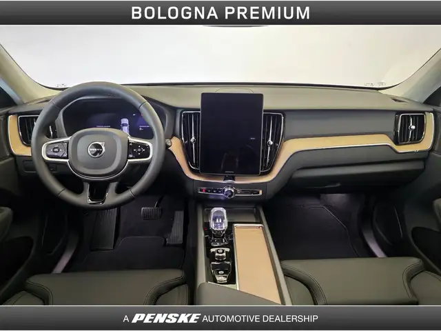 Volvo XC60 view 4