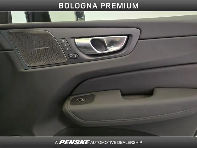 Volvo XC60 view 12