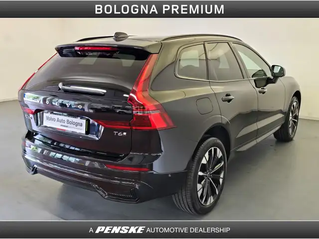 Volvo XC60 view 2