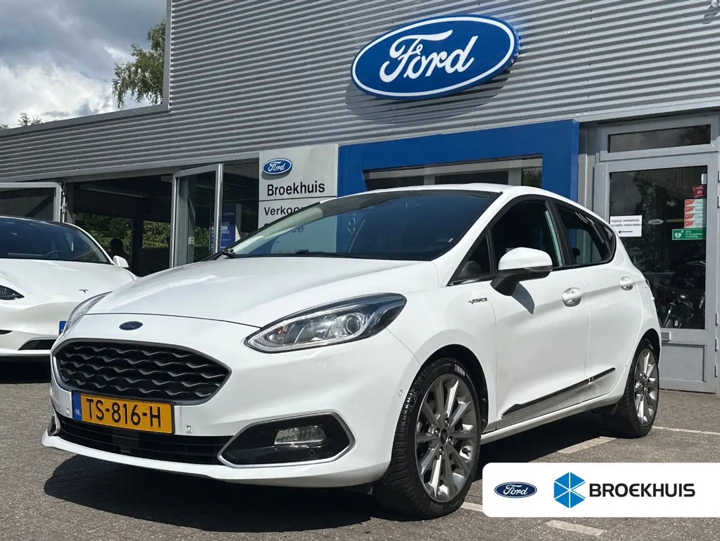 Ford Fiesta 1.0EB 125PK VIGNALE NL-AUTO! | LEDER | WINTERPACK Wit - 1