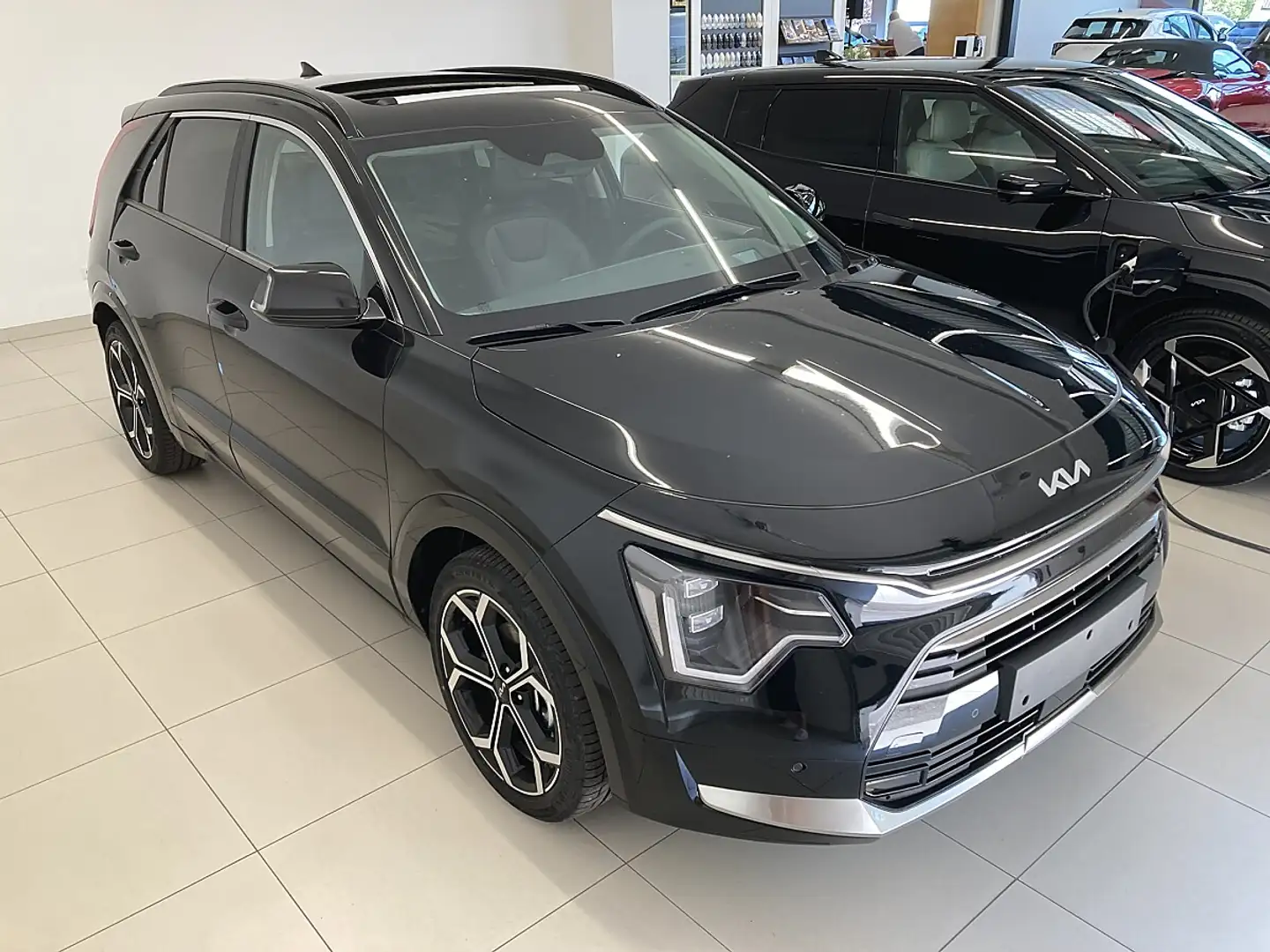 Kia Niro Hybrid Platin **Barkaufpreis** Schwarz - 2