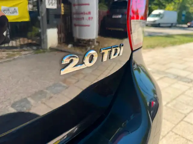 Volkswagen Golf view 8