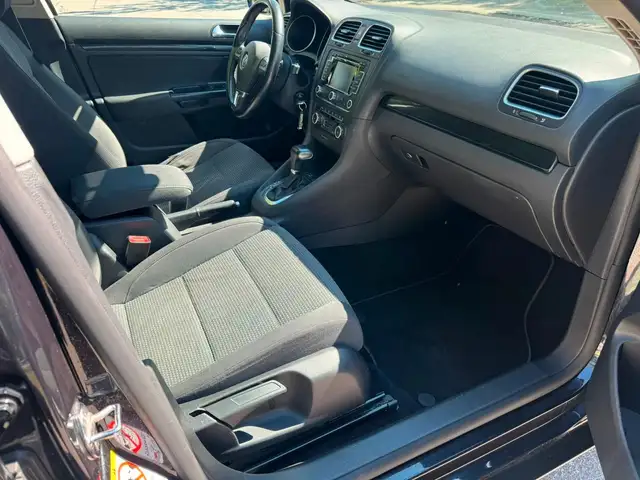 Volkswagen Golf view 11