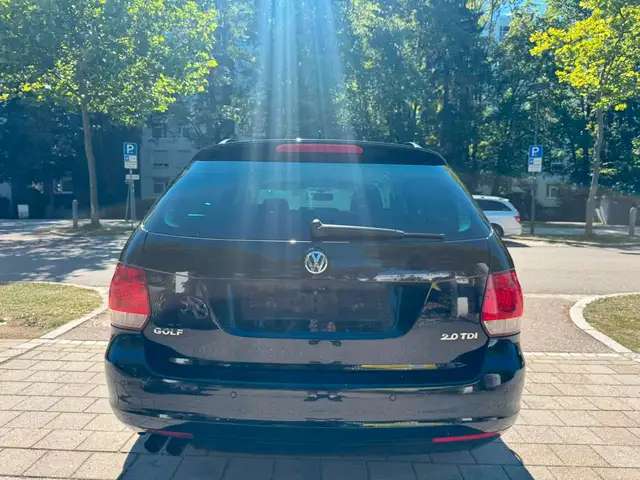 Volkswagen Golf view 4