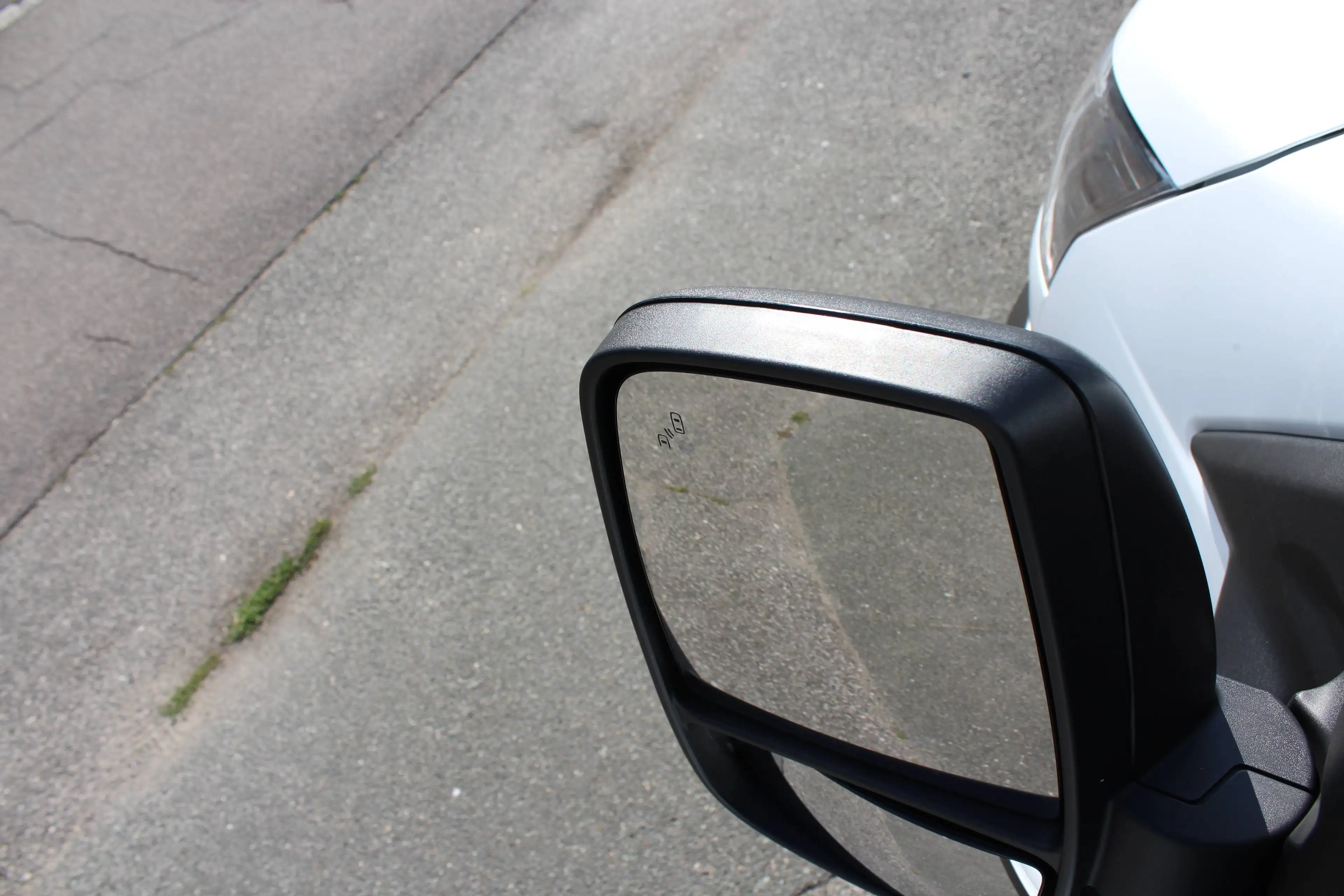 Ford E-Transit 350 L2H3 Trend*Express Line Paket*Holzboden*Navi*ACC*Kamera* — photo 9