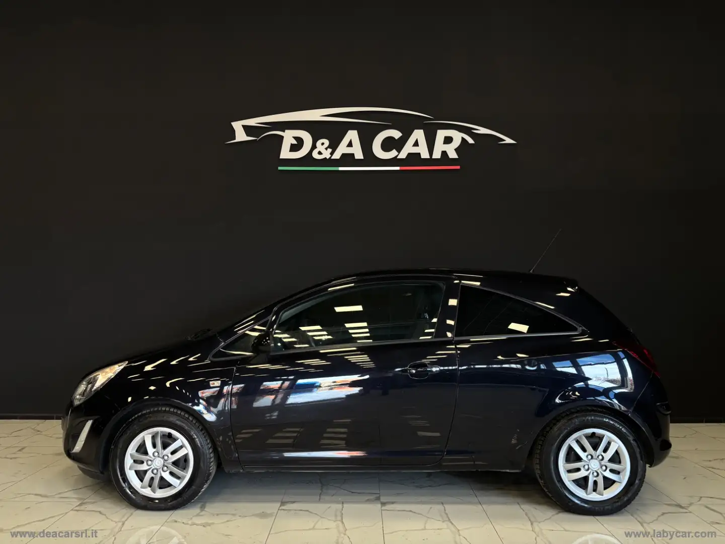 Opel Corsa 1.2 3p. Sport Schwarz - 1