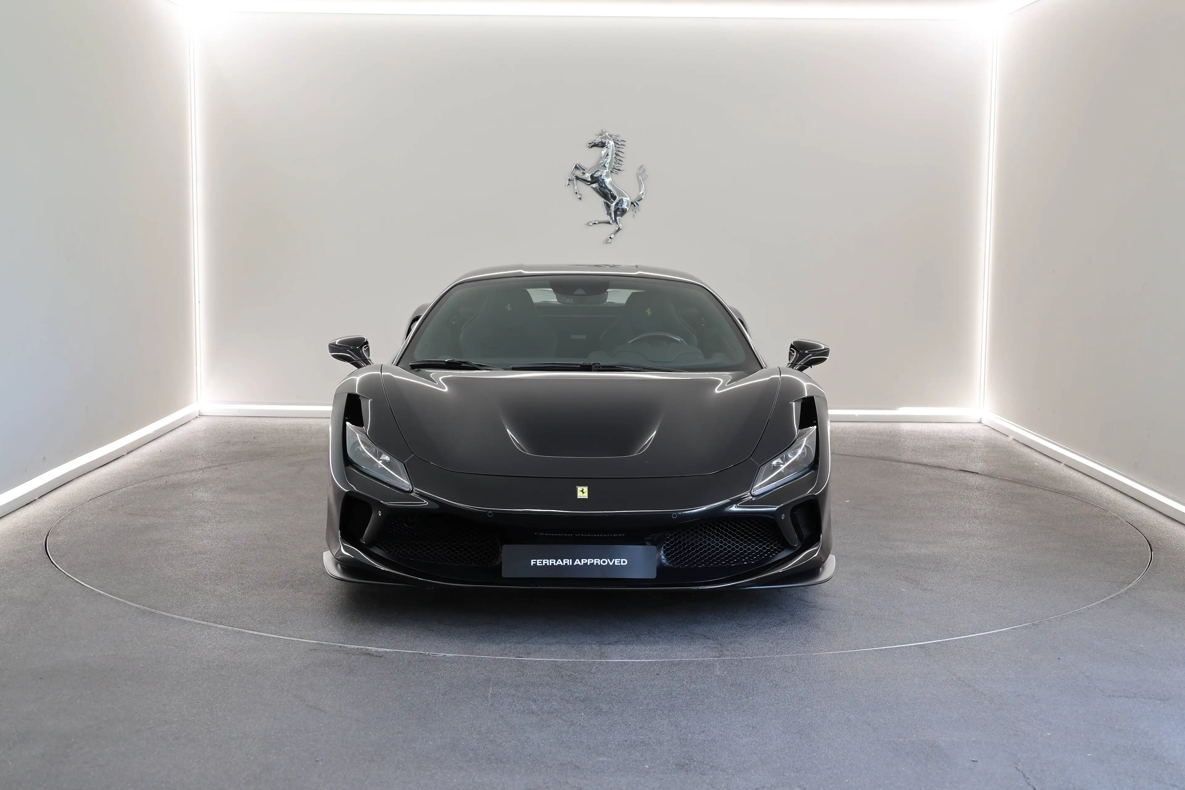 Ferrari F8 Tributo Nero Daytona / Full PPF / Ferrari Approved — photo 9