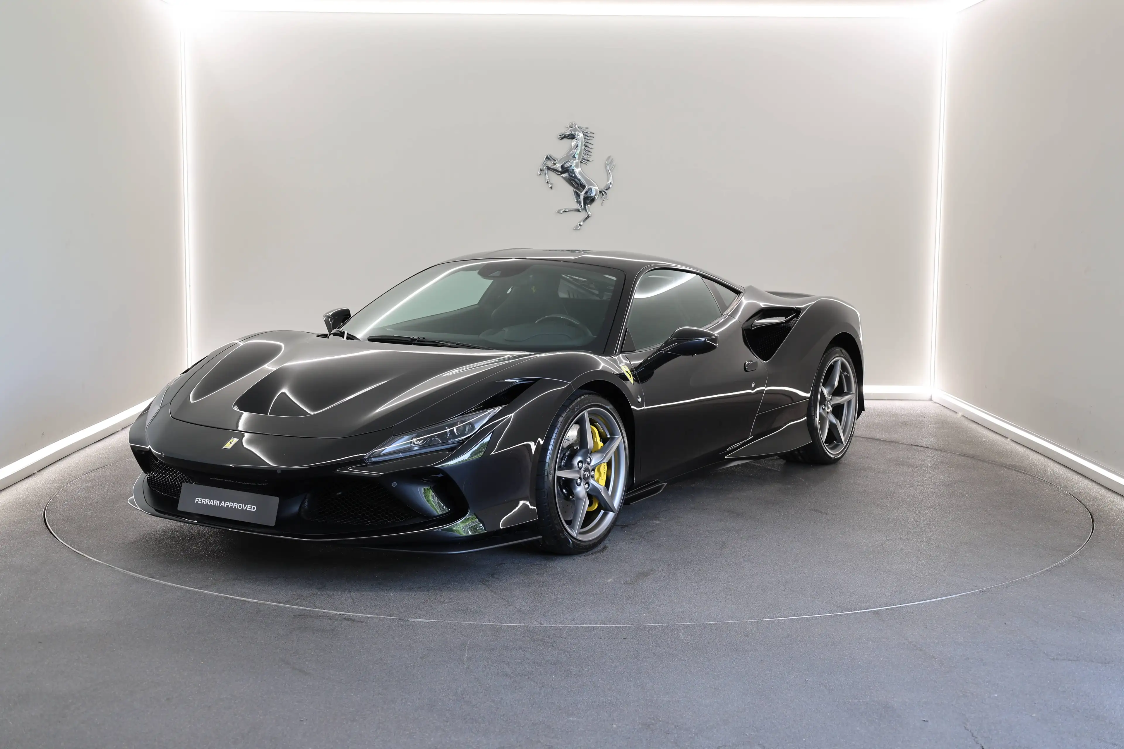 Ferrari F8 Tributo Nero Daytona / Full PPF / Ferrari Approved — photo 2