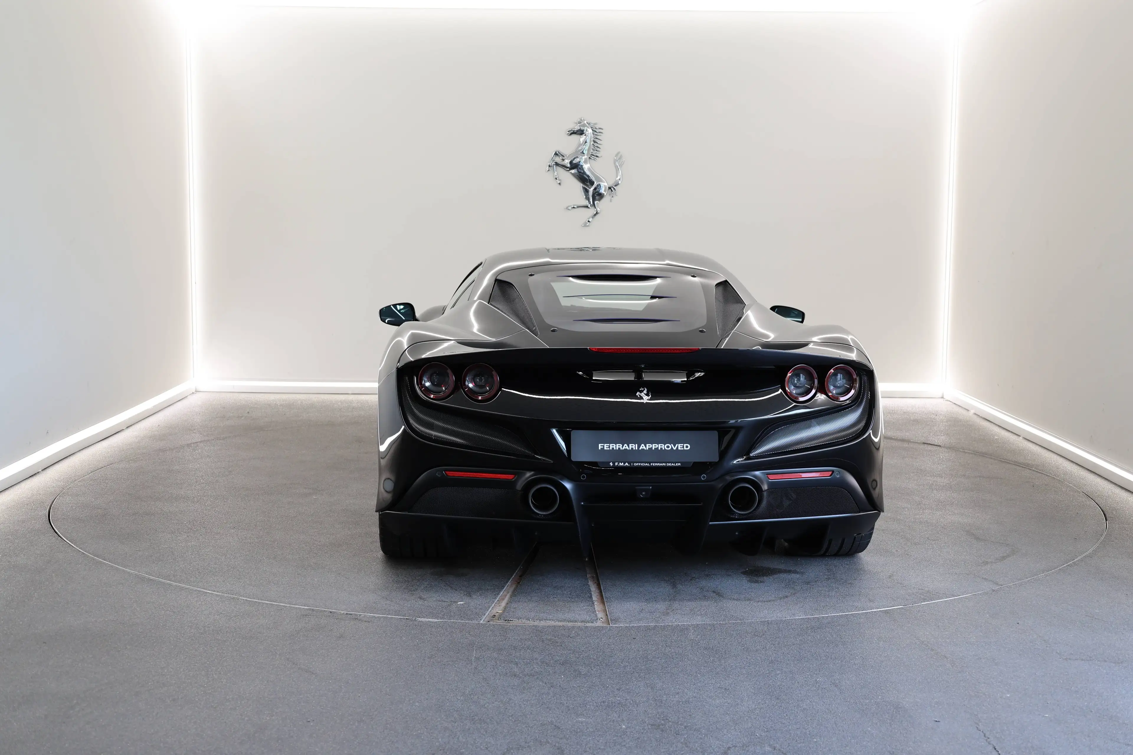Ferrari F8 Tributo Nero Daytona / Full PPF / Ferrari Approved — photo 5