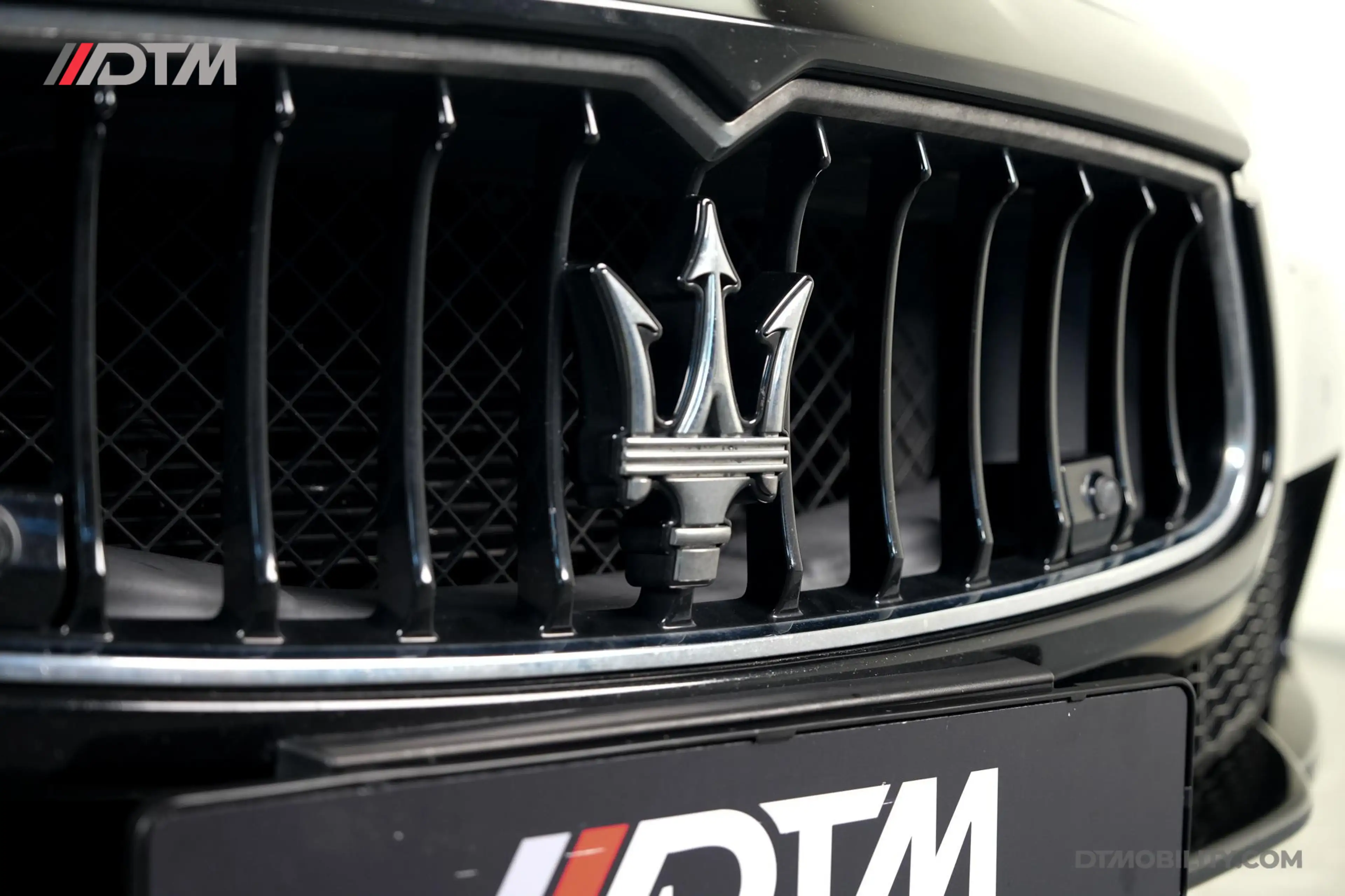 Maserati Ghibli 3.0 V6 D | Volledige historie | — photo 11