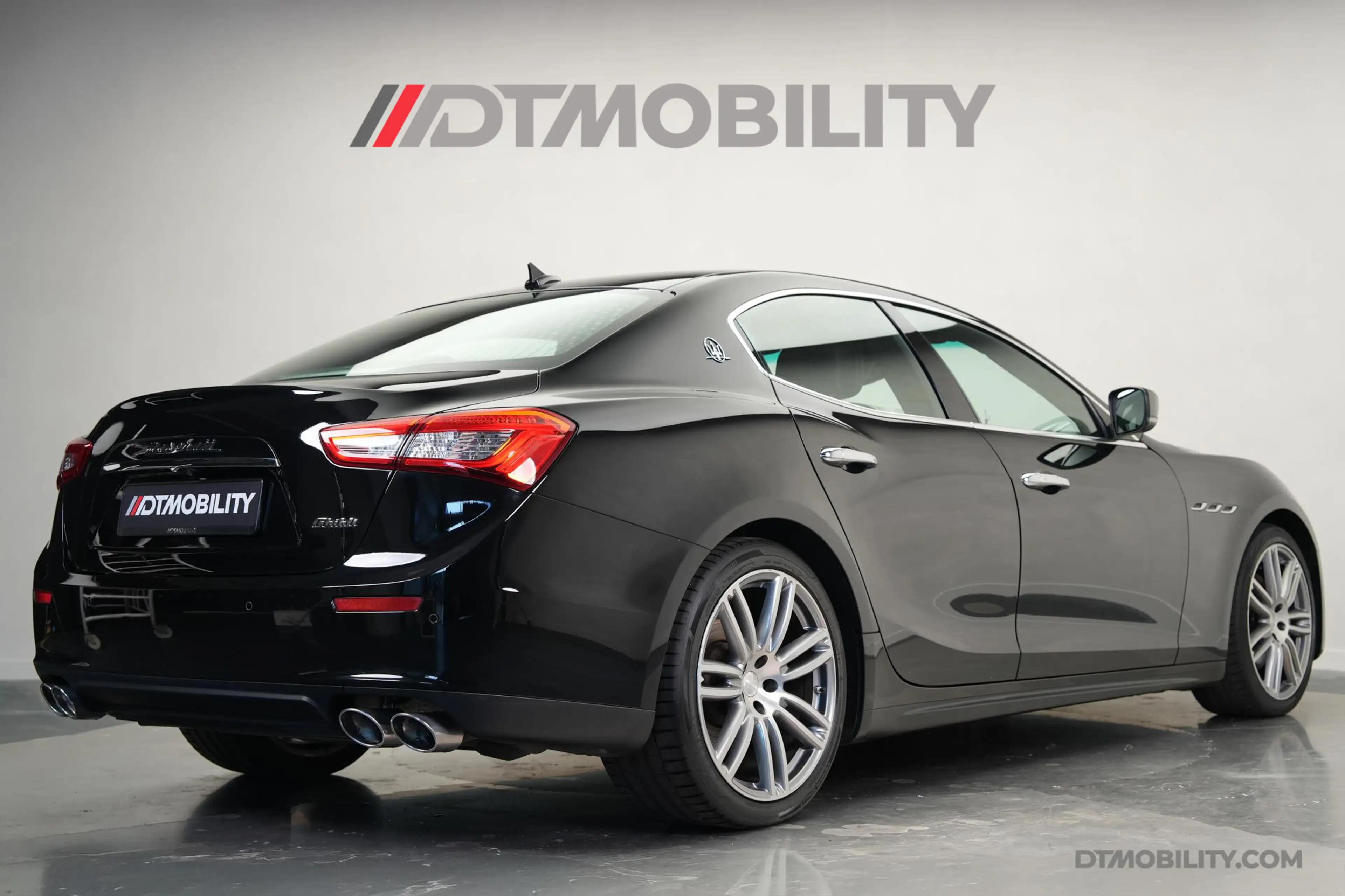 Maserati Ghibli 3.0 V6 D | Volledige historie | — photo 7