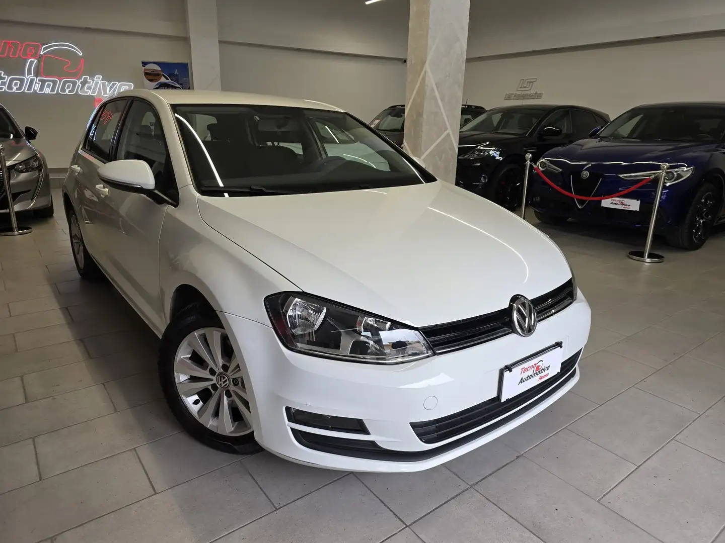 Volkswagen Golf 5p 1.6 tdi Comfortline *UNIPRO* Weiß - 1