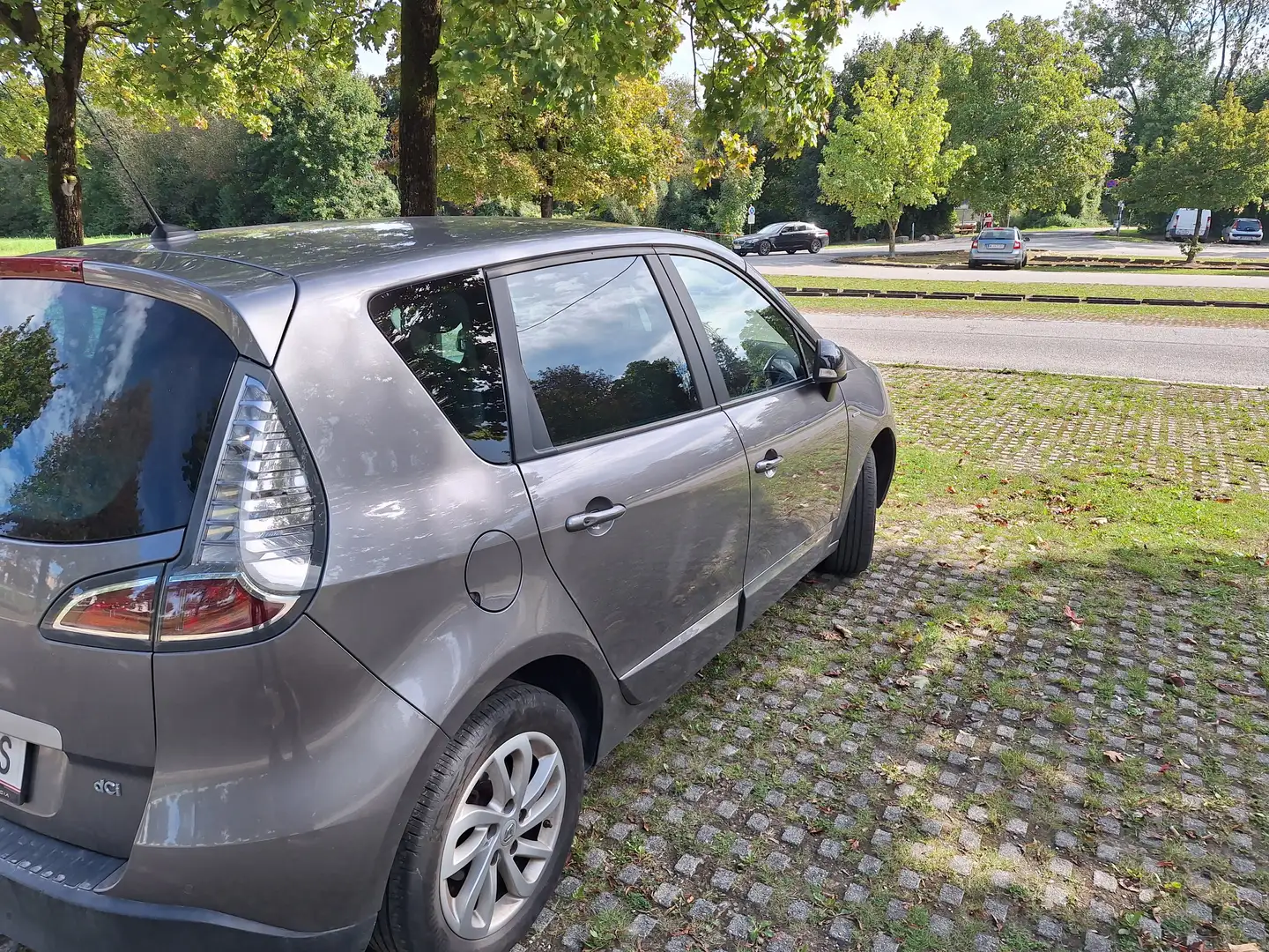 Renault Scenic Scénic Energy dCi 110 Limited Limited Silber - 2