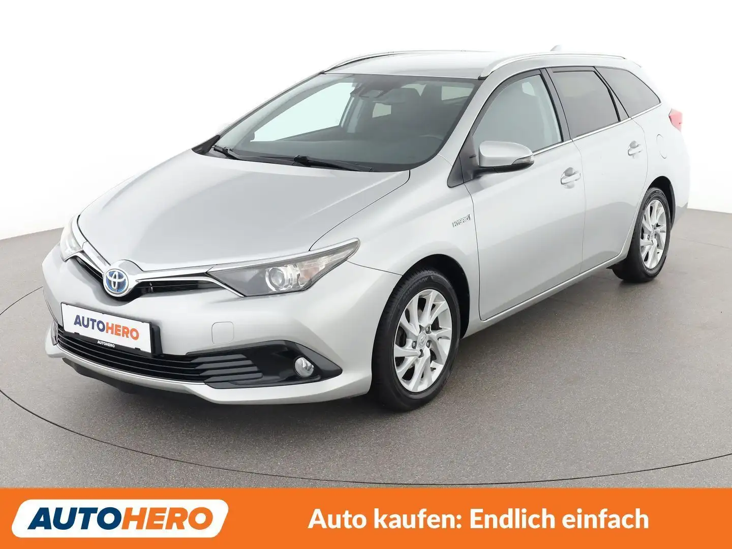 Toyota Auris 1.8 Hybrid Active Silber - 1
