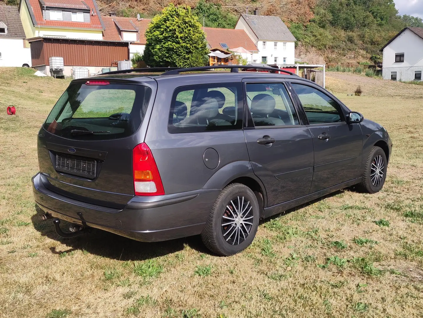 Ford Focus Focus Turnier Grey - 2
