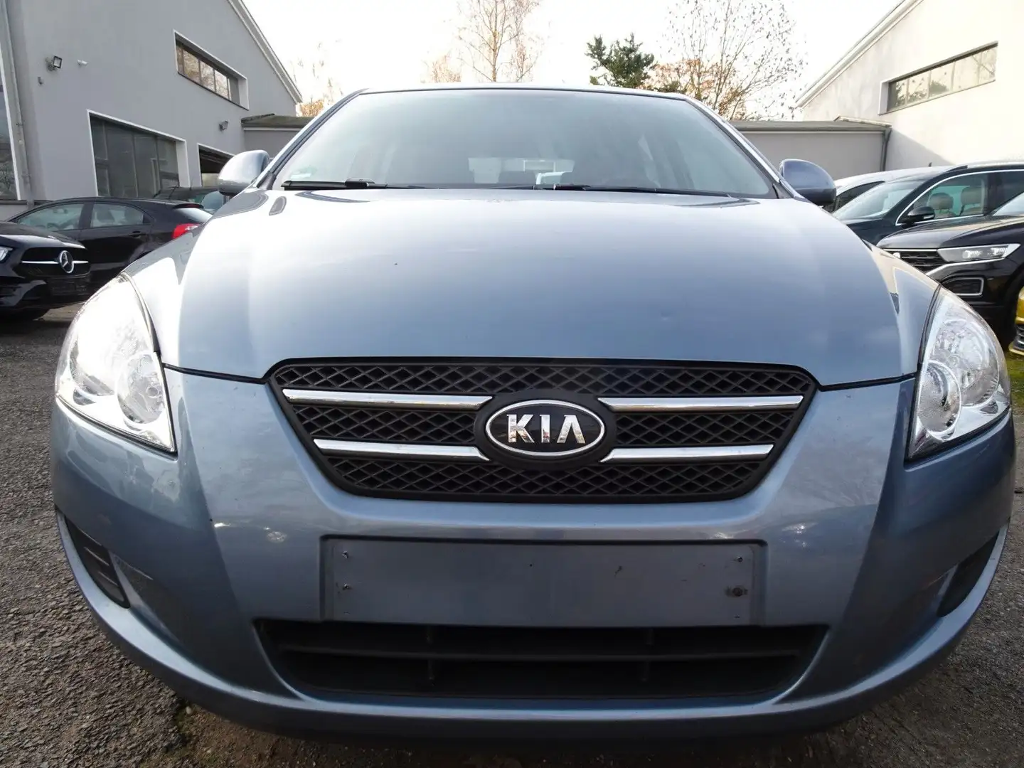 Kia Ceed / cee'd 1.4, 80kW, KLIMA-ZV-USB Gris - 2