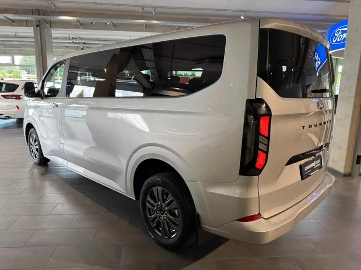 Ford Tourneo Custom 320 L2 Titanium FWD Argento - 2