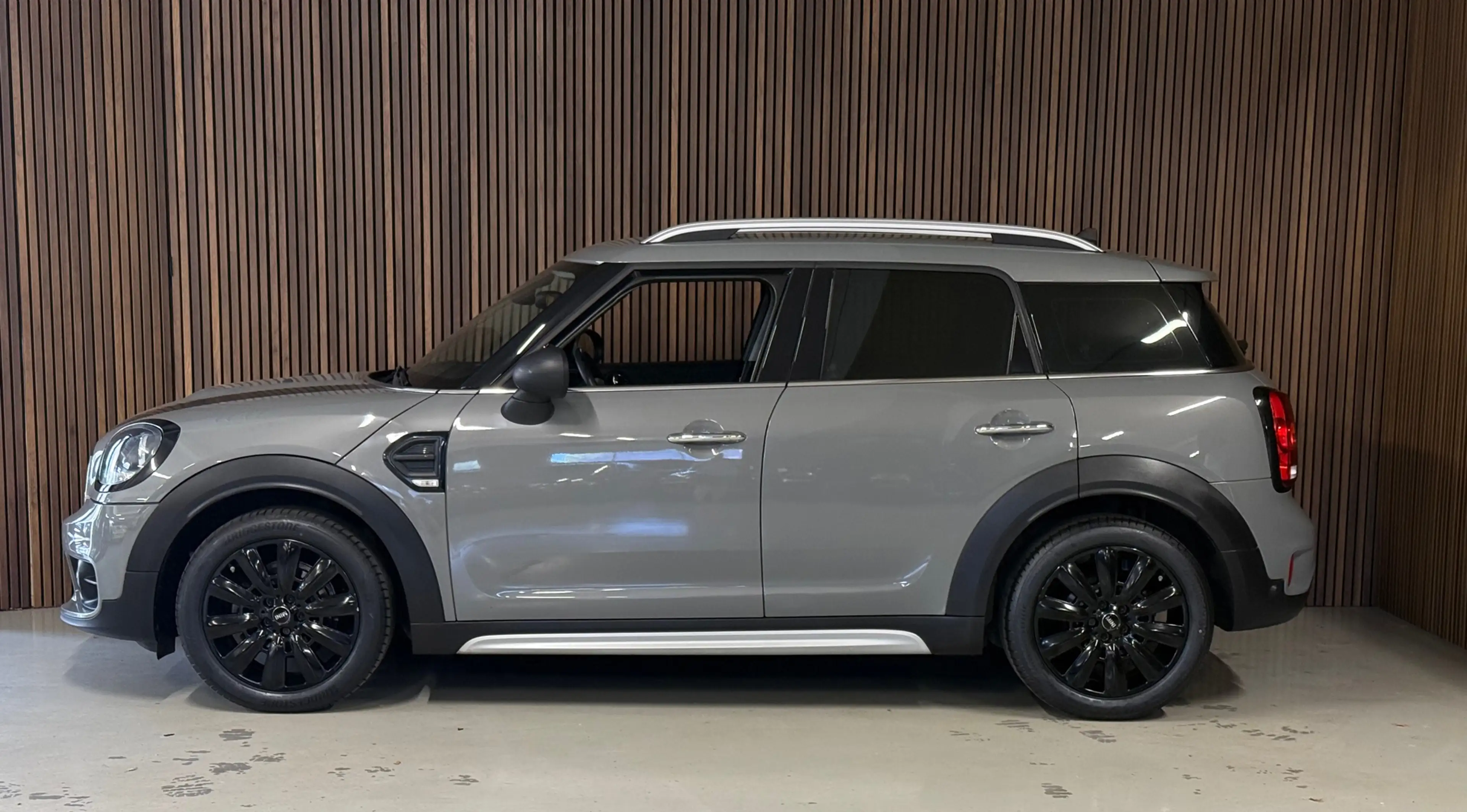MINI One Countryman 1.5 Dutch Made Edition — photo 4