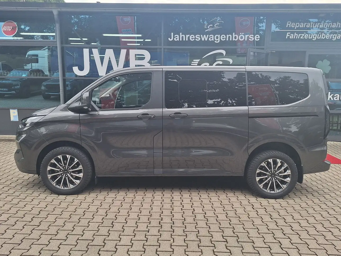 Ford Tourneo Custom Tourneo Titanium L1 Stdhz 4x4 30MM HÖHER STOLLEN Gris - 1