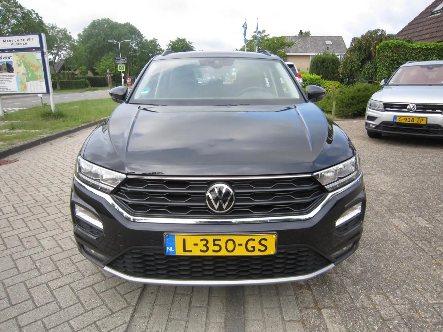 Volkswagen T-Roc 1.0 TSI Style Navi Zwart - 2