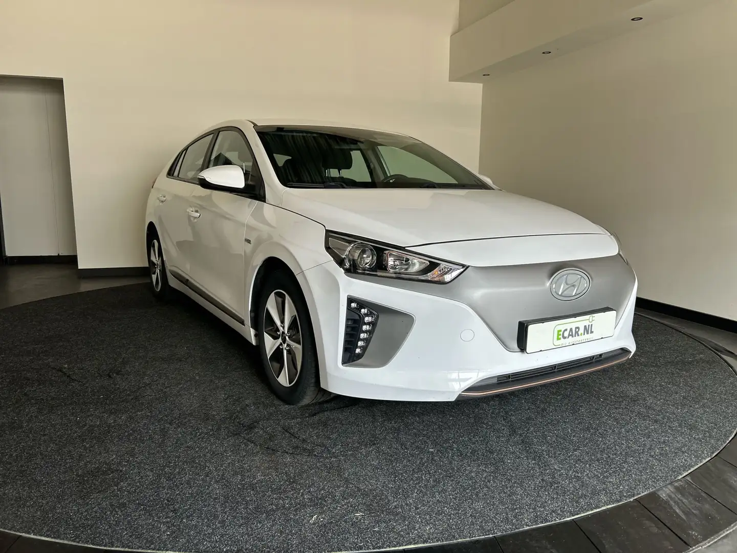 Hyundai IONIQ Comfort EV | Achteruitrijcamera | Cruise control | Blanc - 1