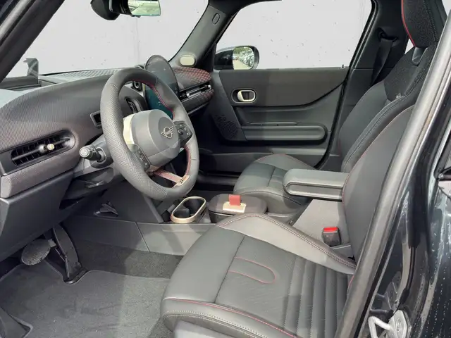 Mini Hatch view 8