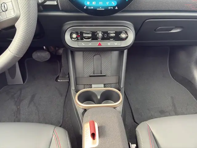 Mini Hatch view 14