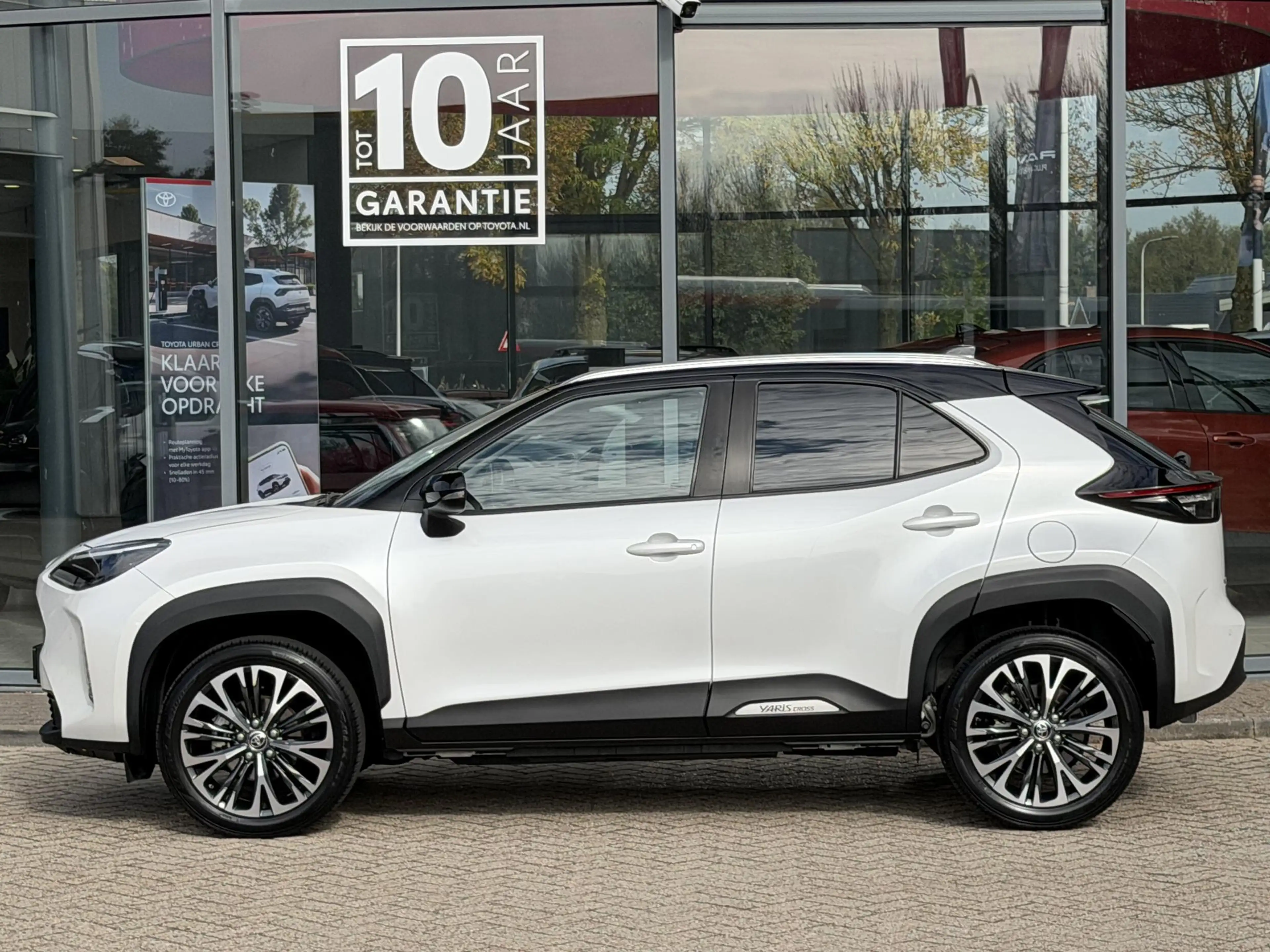 Toyota Yaris Cross 1.5 Hybrid Executive Eerste Eig NL PDC HUD Navi — photo 2