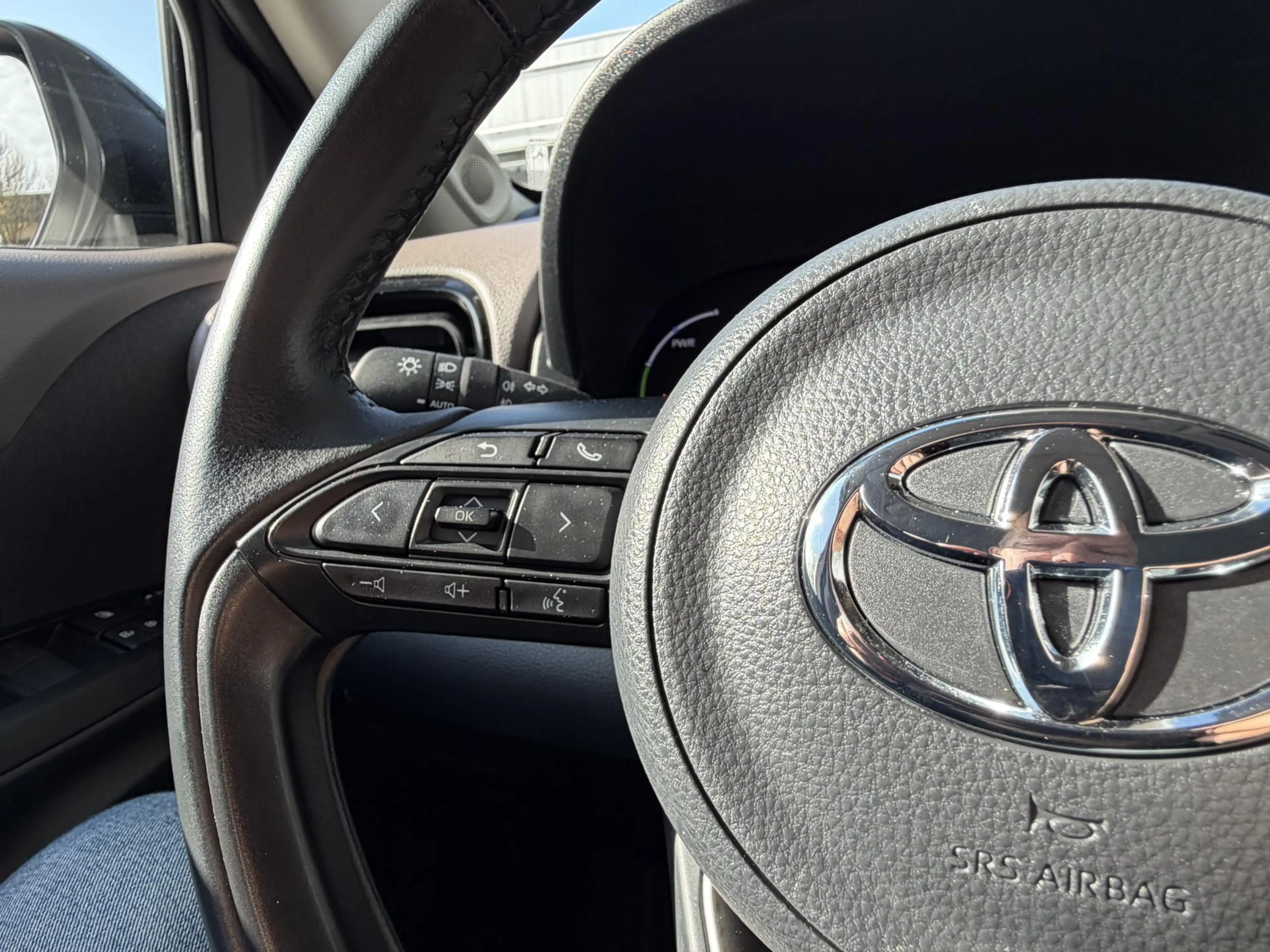 Toyota Yaris Cross 1.5 Hybrid Executive Eerste Eig NL PDC HUD Navi — photo 7