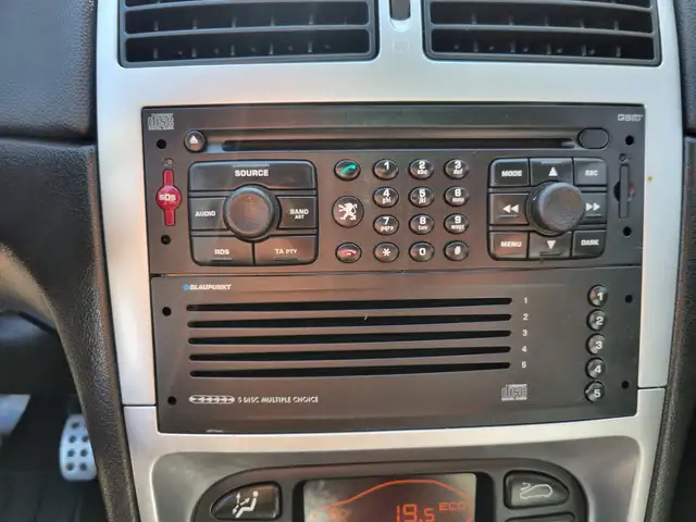 Peugeot 307 CC view 11