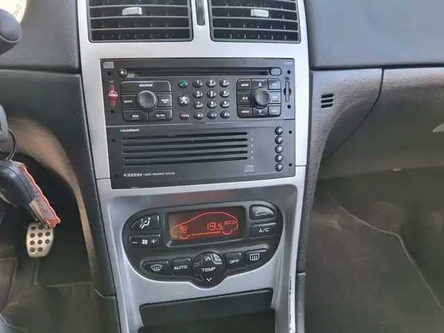 Peugeot 307 CC view 12
