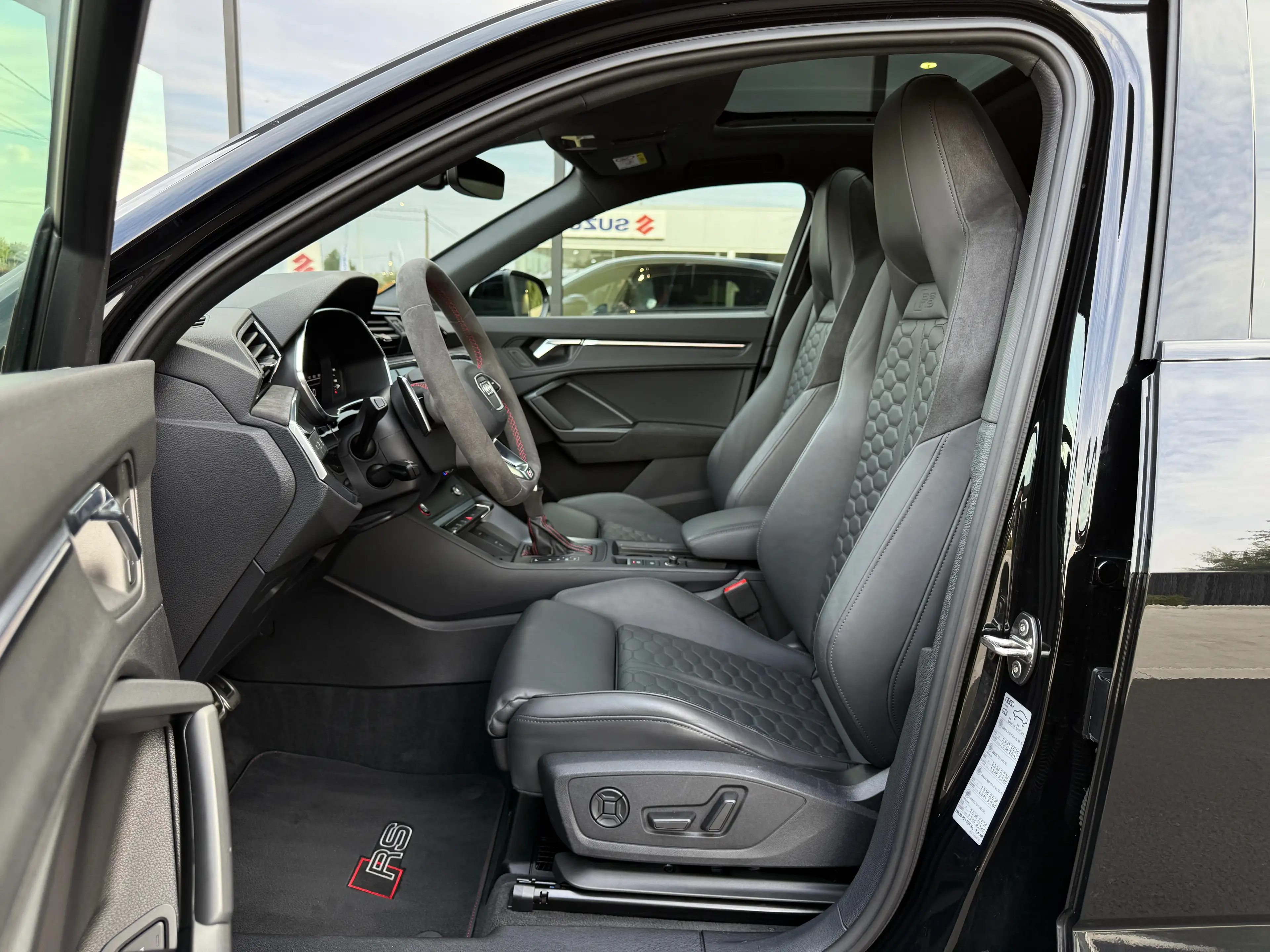 Audi RS Q3 2.5 TFSi 400CV SHADOW PLUS !! FULL FULL OPTiONS !! — photo 12