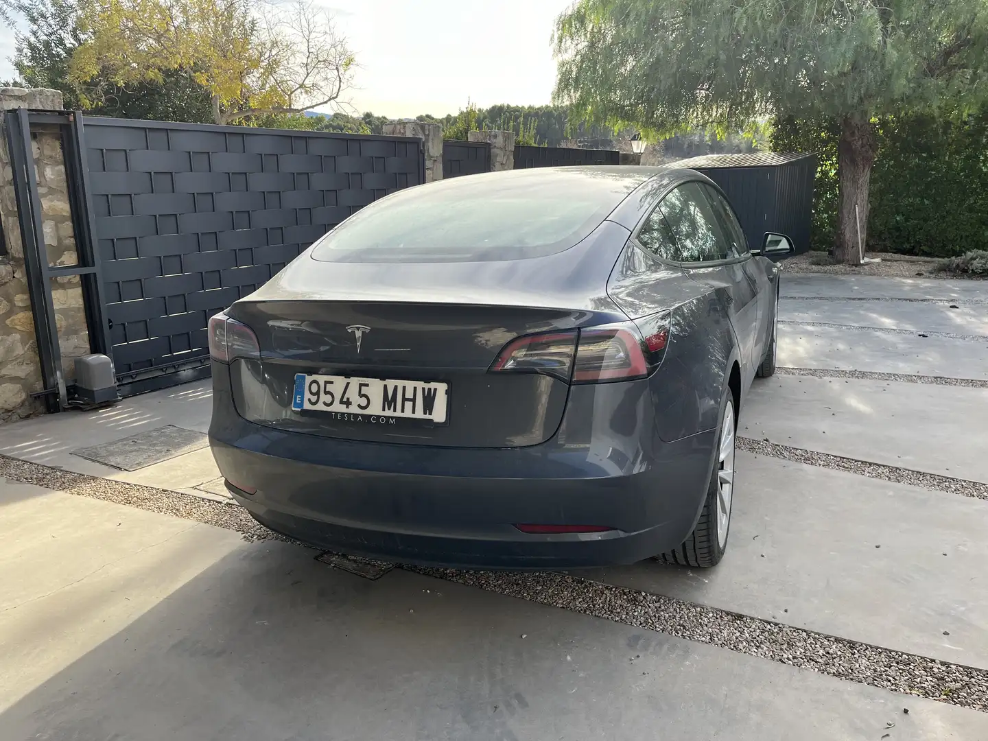 Tesla Model 3 Standard Range RWD Plus - 2