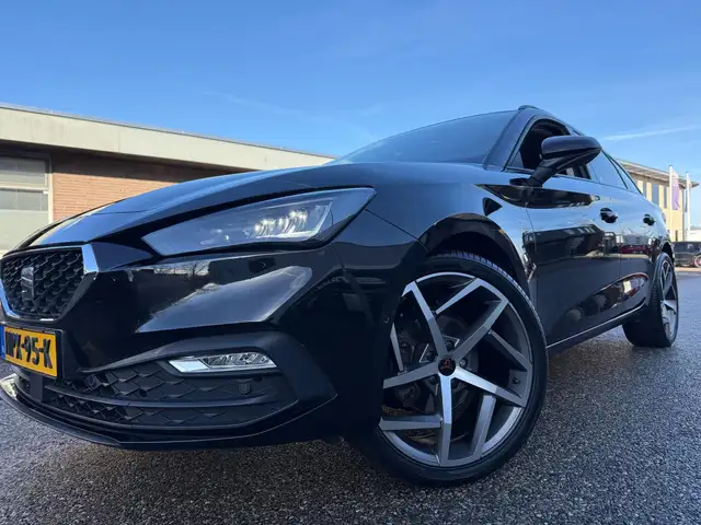 Seat Leon view 5