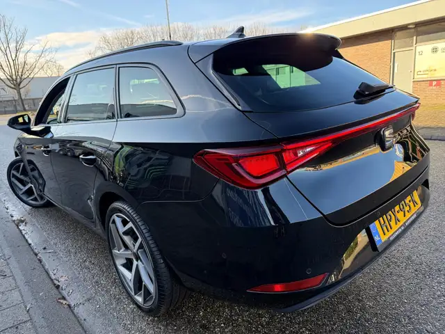 Seat Leon view 4