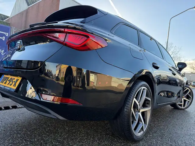 Seat Leon view 6