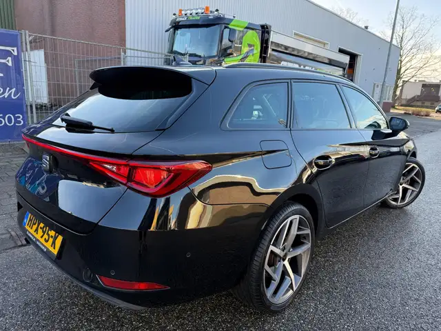 Seat Leon view 2