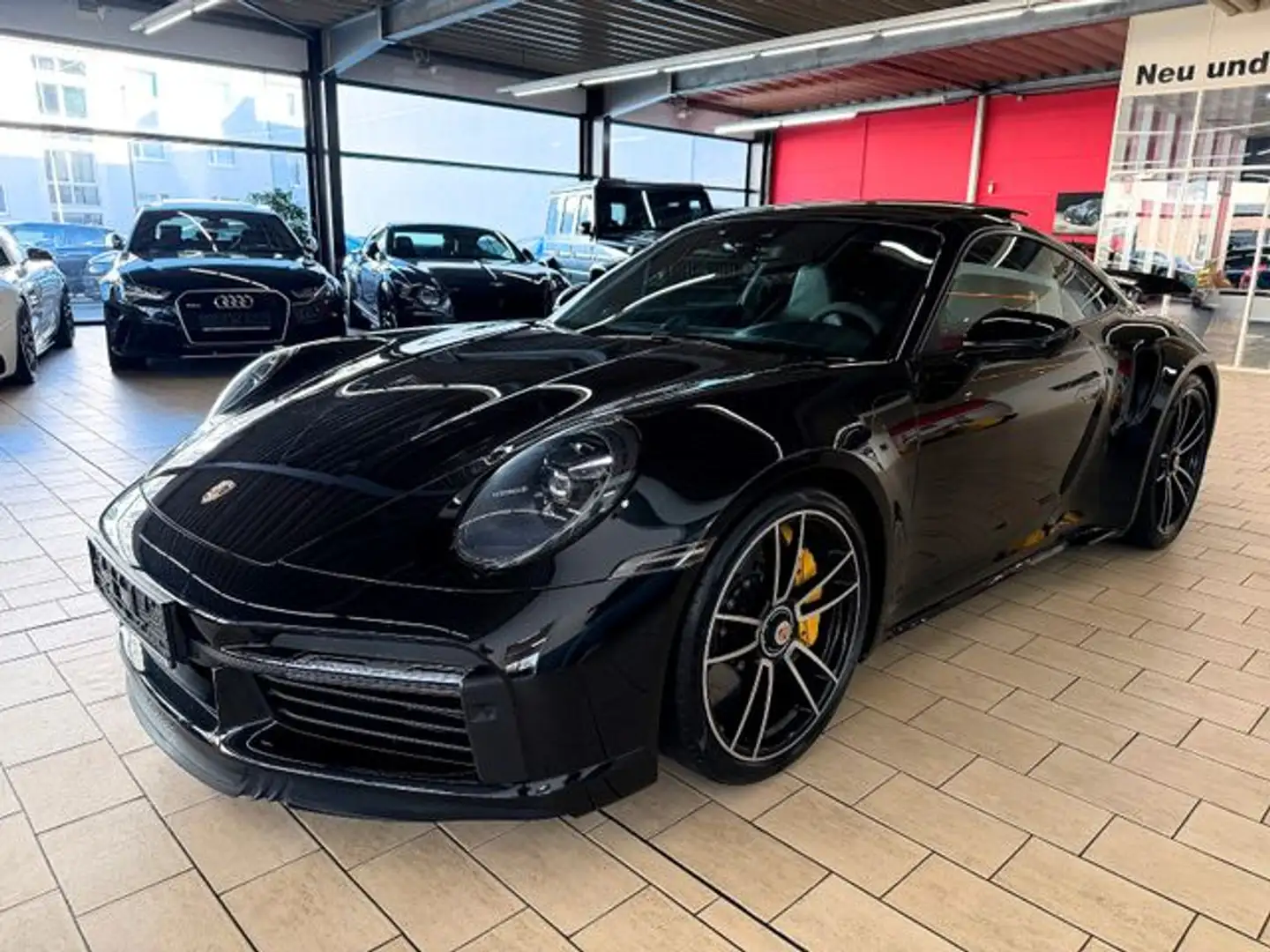 Porsche 992 TURBO S *MATRIX+CERAMIC+AKRAPOVIC+PANO+21* Noir - 2