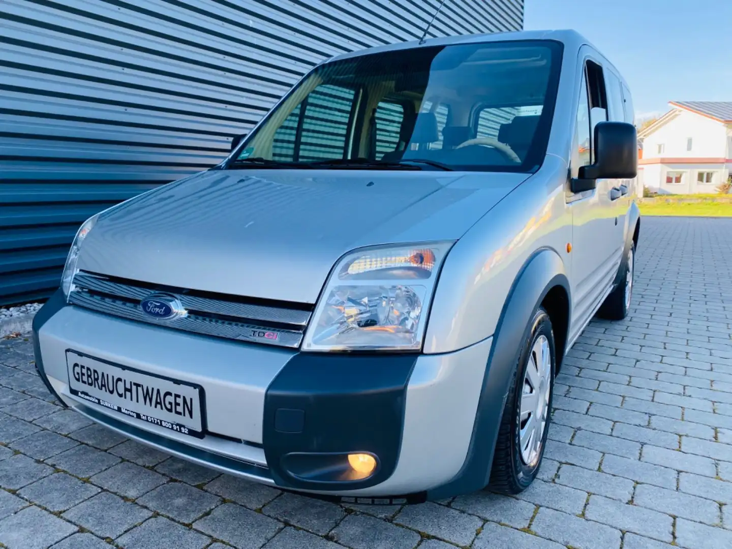 Ford Tourneo Connect 1.8  TDCi  GLX Kombi/Klima/Euro4 Silber - 1
