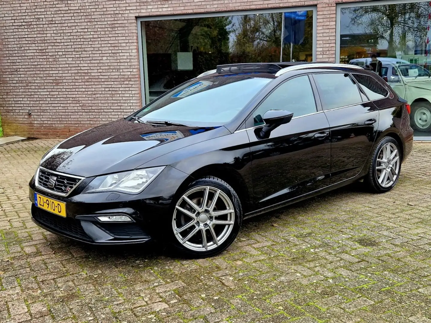 SEAT Leon 1.5 TSI FR BNS. INT. PANORAMA/BOVAG GARANTIE Noir - 2