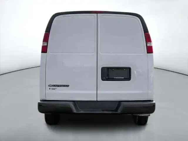 Chevrolet Express 2500 2024 — photo 4