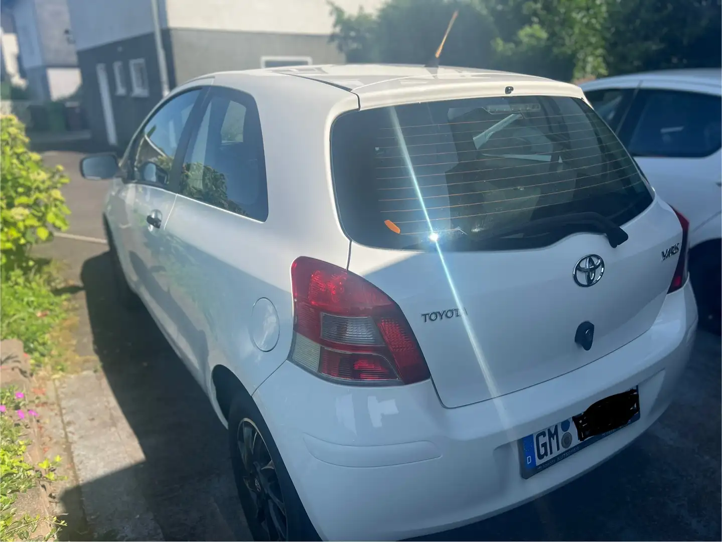 Toyota Yaris Yaris 1.0 VVT-i Weiß - 2