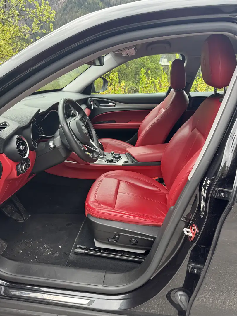 Alfa Romeo Stelvio Super 2,2 ATX AWD Czarny - 2