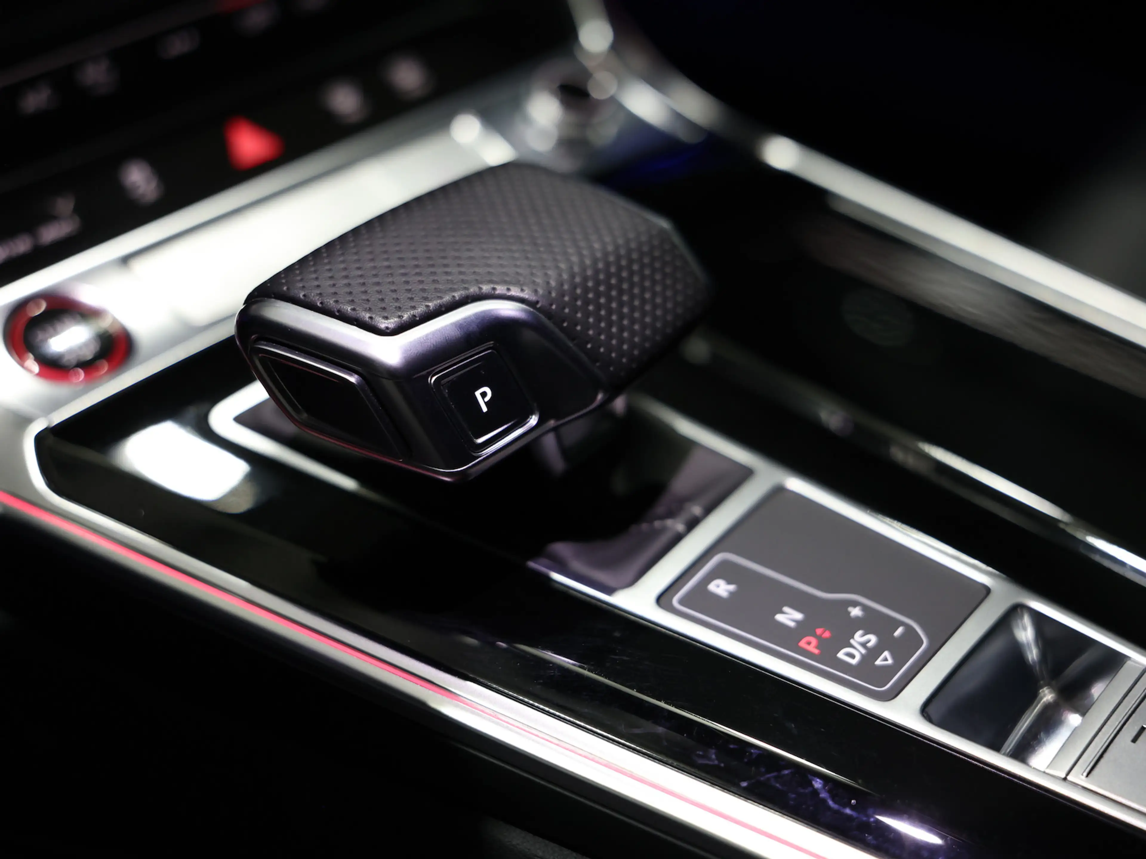 Audi S6 Avant 3.0 TDI Q S-LINE WHITE & BLACK PANORAMA — photo 13