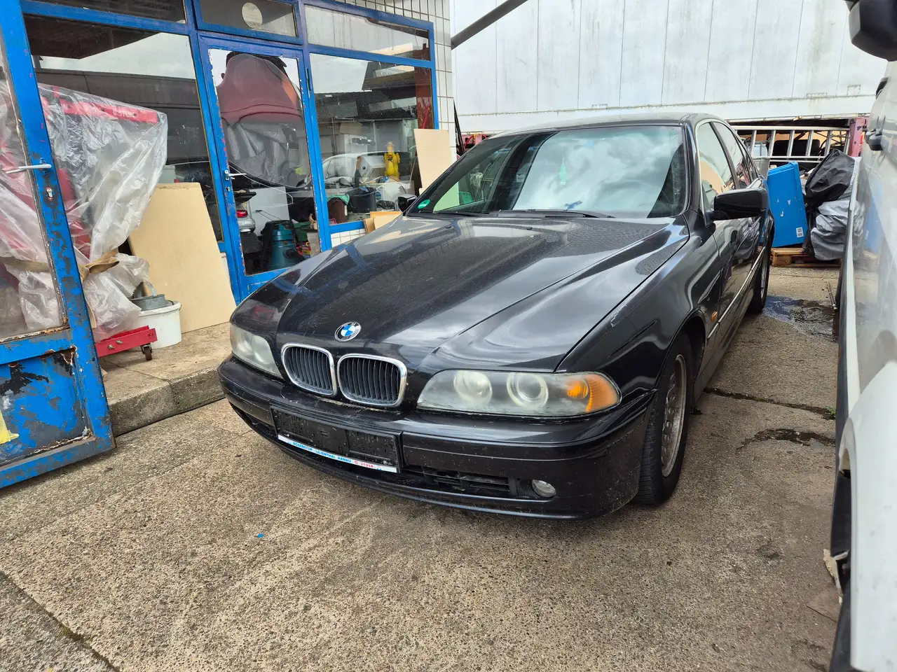 BMW 525